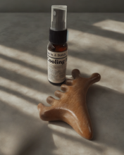 Load image into Gallery viewer, Cooling Body Oil and 4 in 1 Gua Sha
